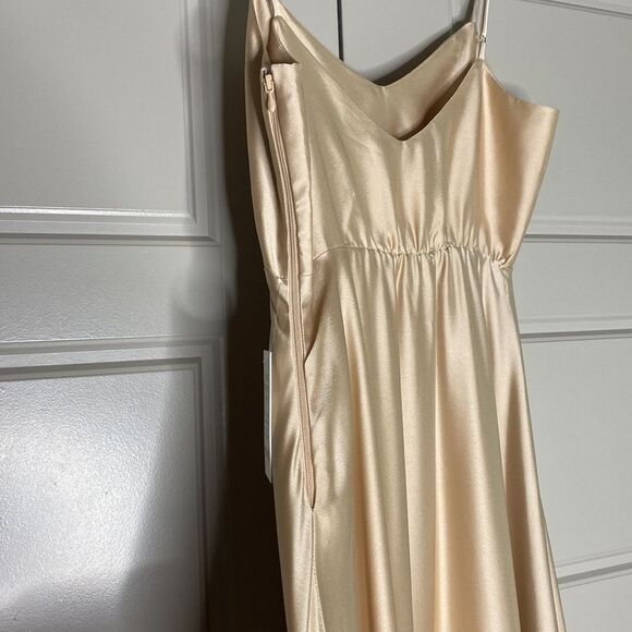 Show Me Your Mumu Champagne Luxè Satin Faith Maxi Dress M - Picture 13 of 16